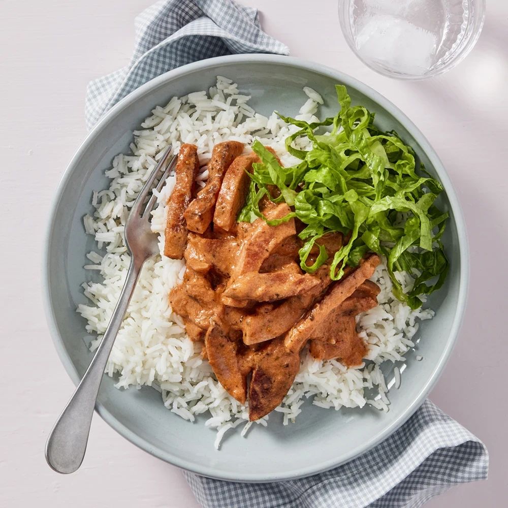 Korvstroganoff med sallad och ris