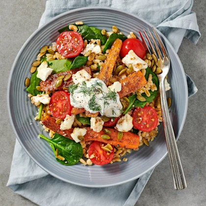 Rostade morötter med garam masala, fetaost och dillyoghurt
