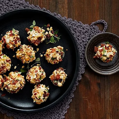 Getostbollar med krispigt baconsmul