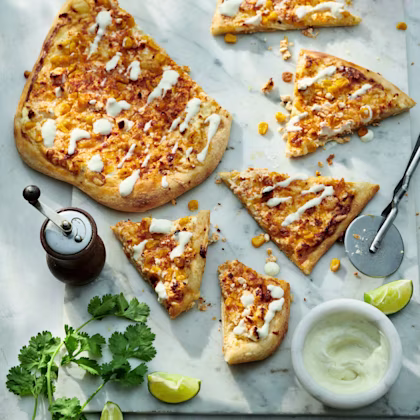 Pizza med majs och fetaost