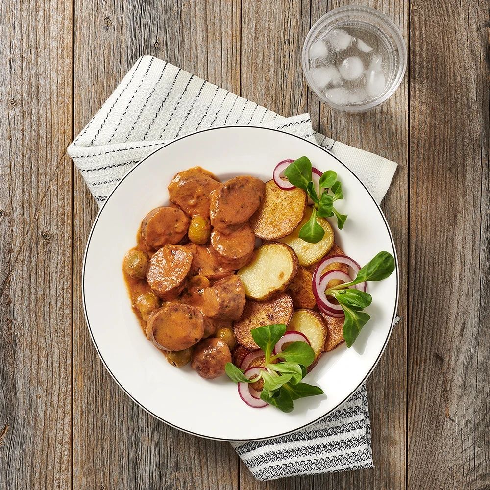 Salsiccia i tomatsås med oliver