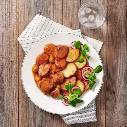 Salsiccia i tomatsås med oliver