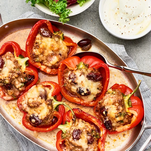 Rostade fyllda paprikor med arrabbiata och kalkon