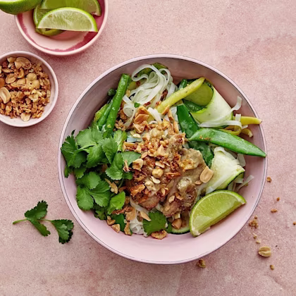 Nudlar med kyckling i grön curry