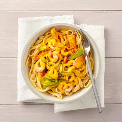 Saffranspasta med räkor