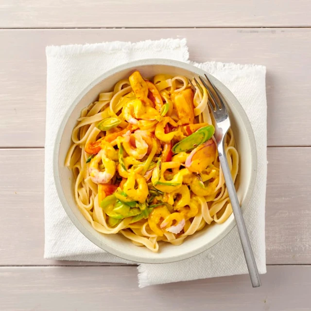 Saffranspasta med räkor