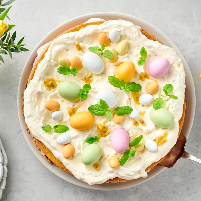 Enkel påsktårta med passionsfruktsgrädde