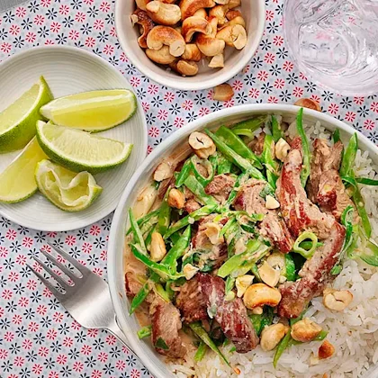 Biffcurry med lime och cashewnötter