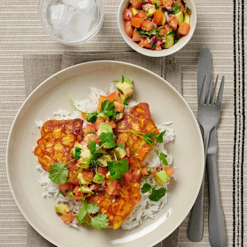 Majsfritters med avokadosallad