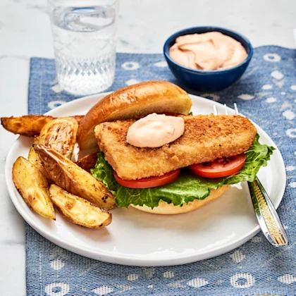 Fiskburgare med klyftisar och dipp