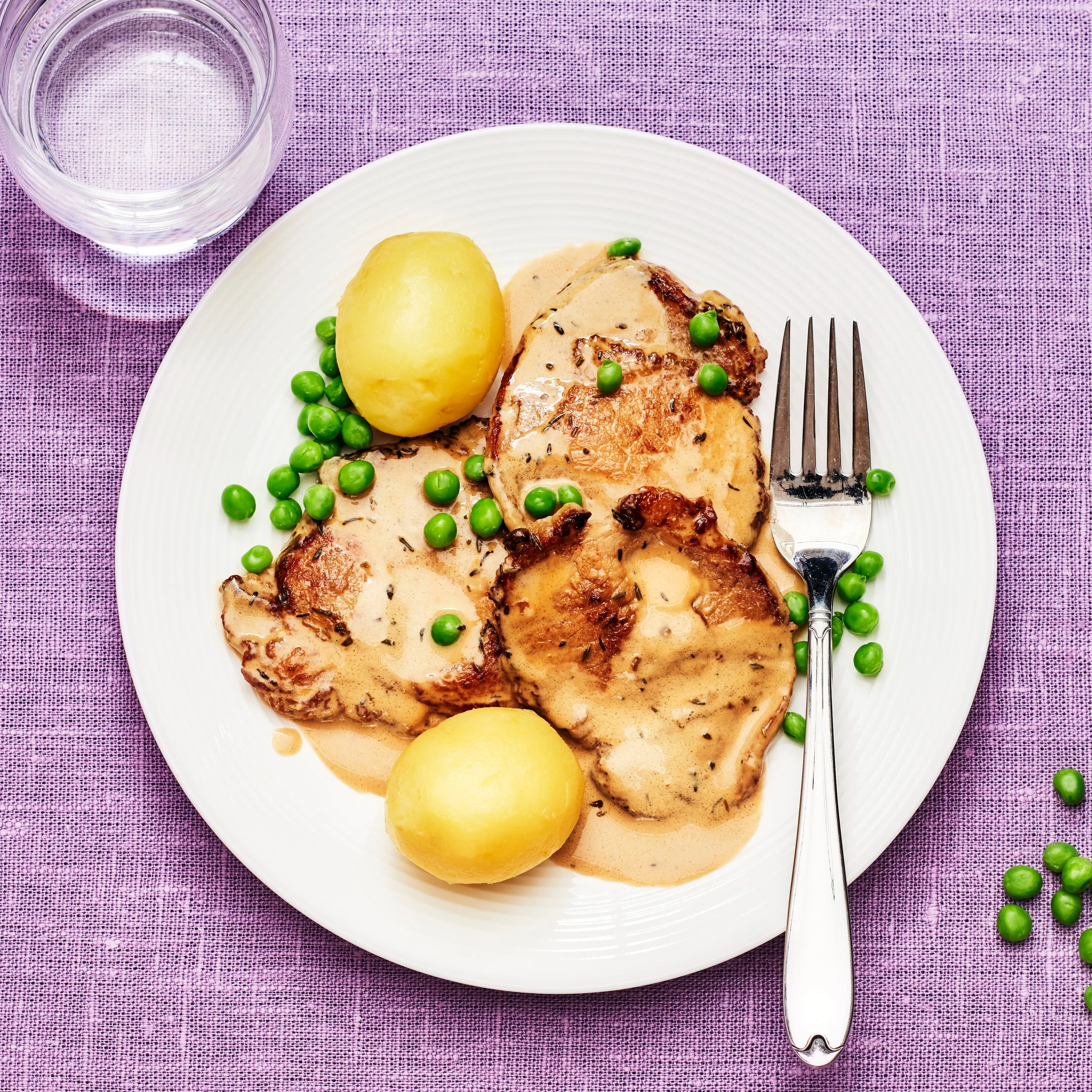 Tunn kotlett med gräddsås