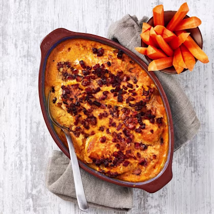 Bacongratinerad kyckling