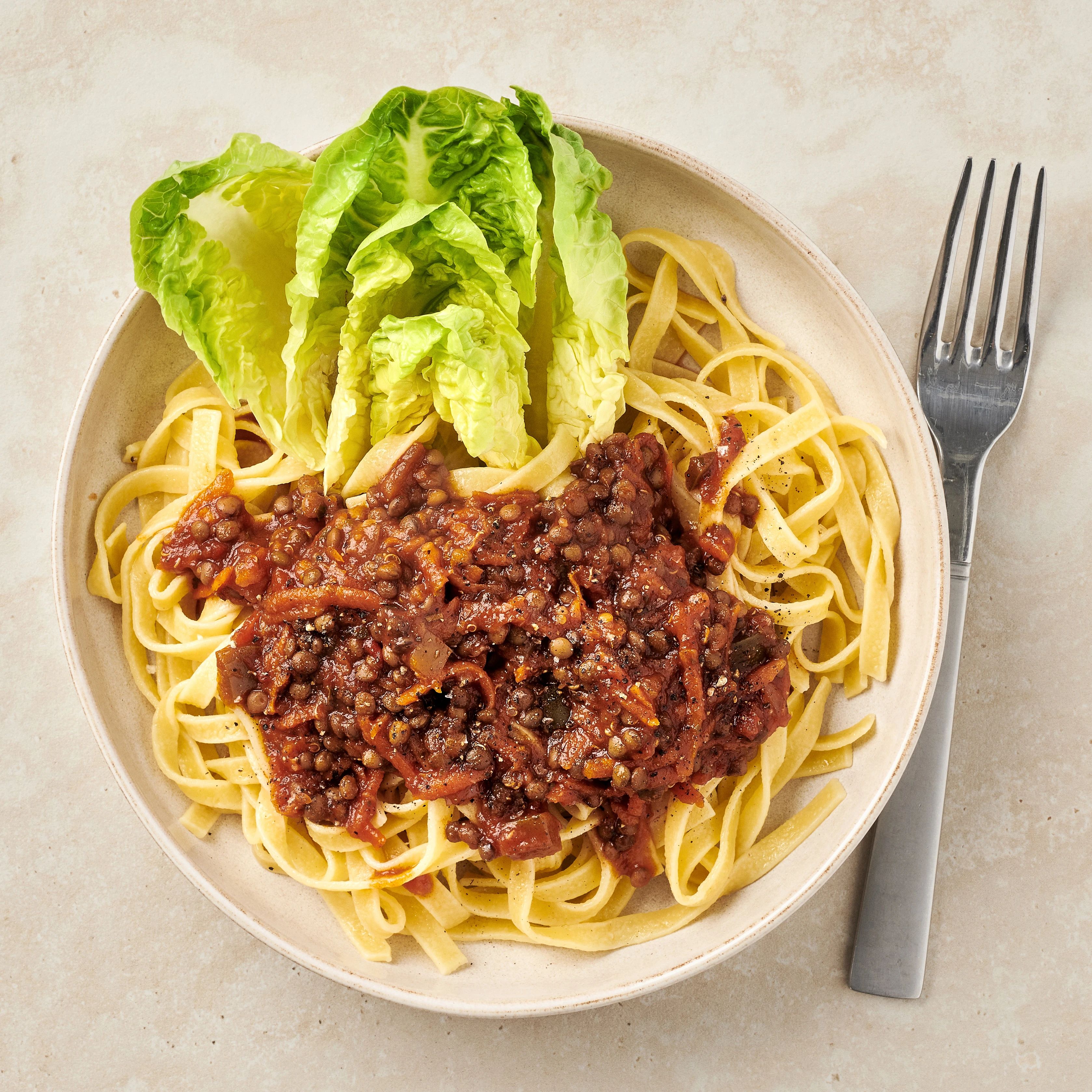 Pasta med lins- och tomatsås