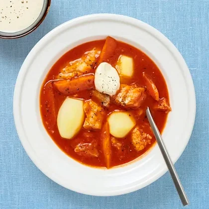 Fiskgryta med vitlökskräm