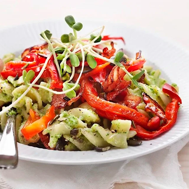 Fusilioni med broccolipesto och bacon