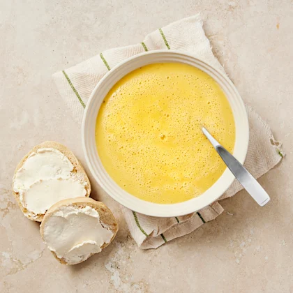 Pumpasoppa och smörgåsar med färskost