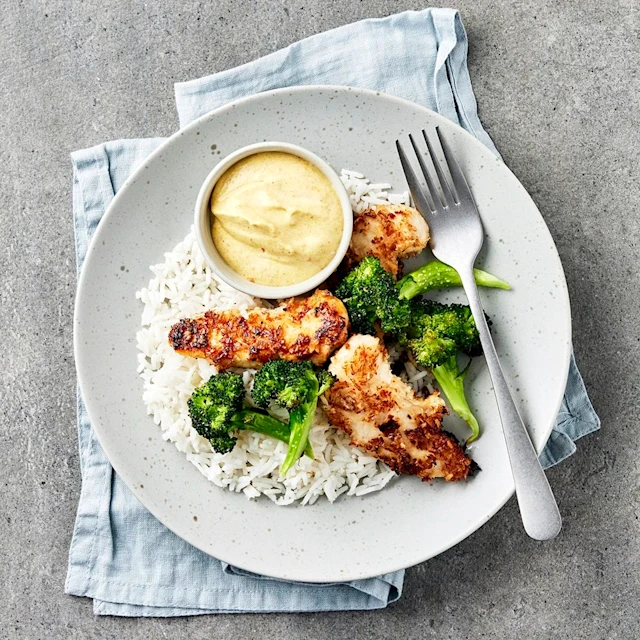 Kokospanerad kyckling med rostad broccoli