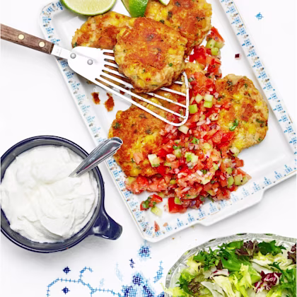 Ärtiga majsbiffar med tomatsalsa