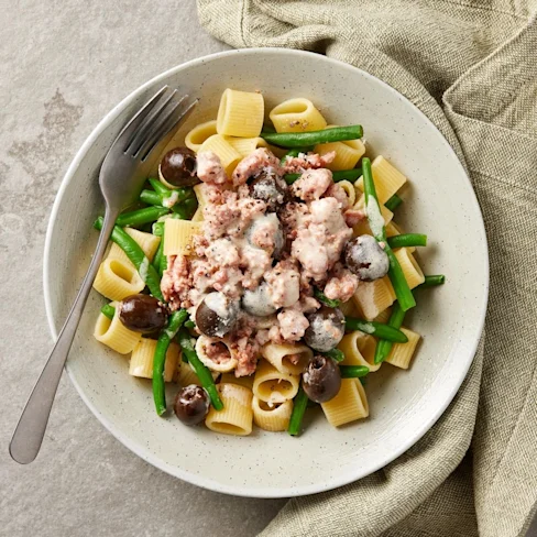 Pasta med salsicciafärs och oliver