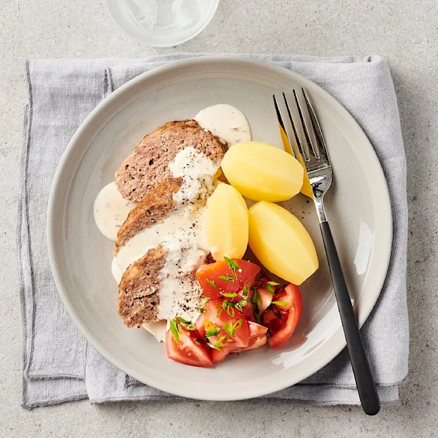 Köttfärslimpa med gräddsås