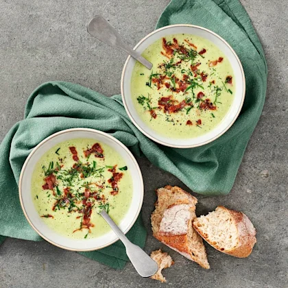 Krämig potatis- och purjolökssoppa