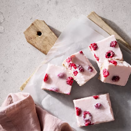 Frozen yoghurt bars med hallon