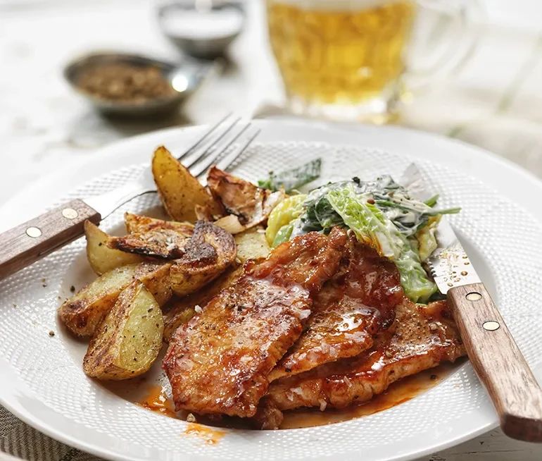 BBQ-kotlett med krämig kål