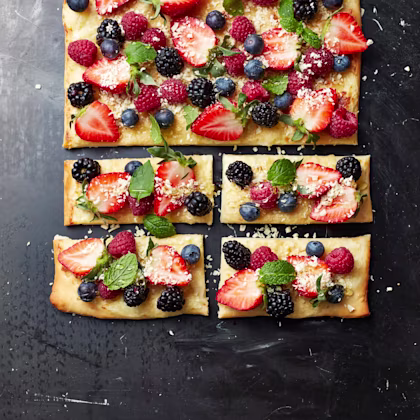 Grillad bärpizza "Söt flammkuchen"