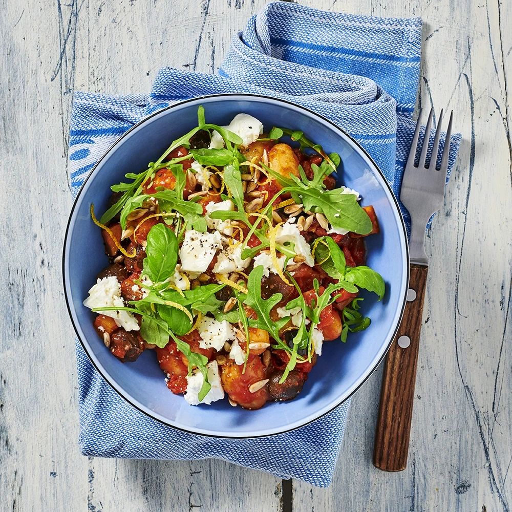 Gnocchi med het tomat- och auberginesås