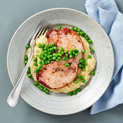 Oststuvad risoni med kassler och ärtor