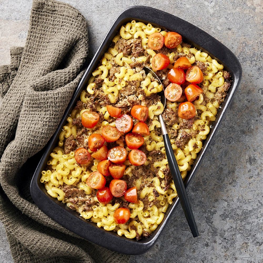 Gräddig pastalåda med kryddig färs