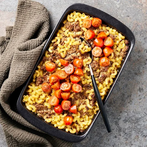 Gräddig pastalåda med kryddig färs