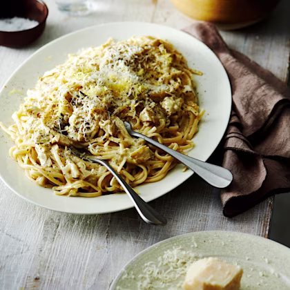 Pasta med kronärtskocka och citron