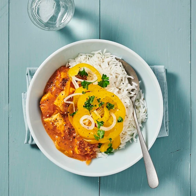 Halloumitikka masala med paprikasallad