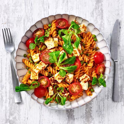 Pasta med halloumi och soltorkad tomatcrème