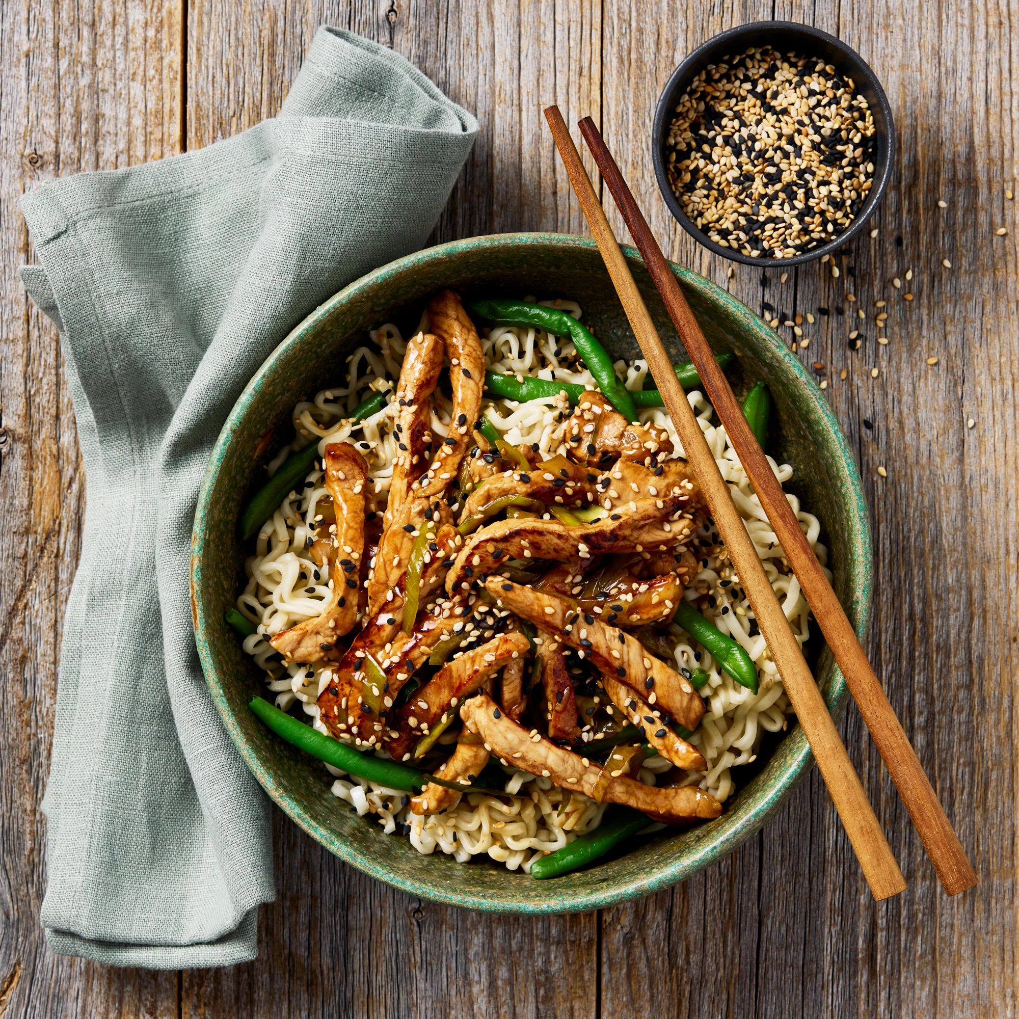 Nudelwok med ostronsås