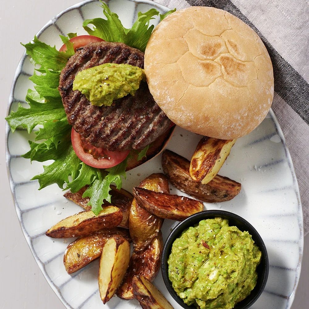 Hamburgare med avokadoröra