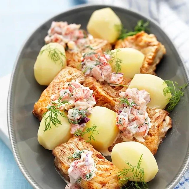 Stekt torsk med tomat och kräftröra