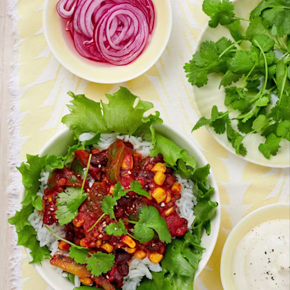Bönchili med linser och picklad lök