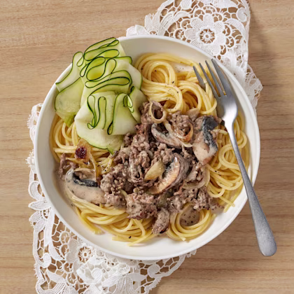 Gräddig portabellopasta med köttfärs