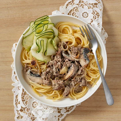 Gräddig portabellopasta med köttfärs