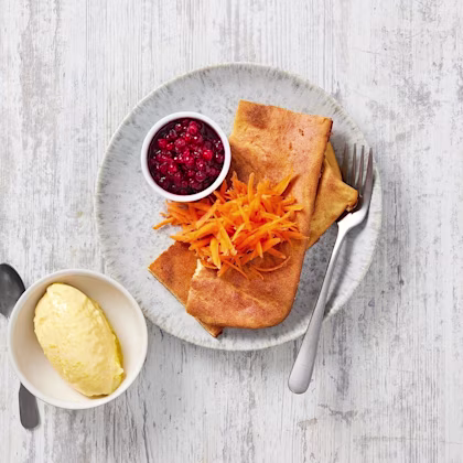 Ugnspannkaka med rårörda lingon och dessert