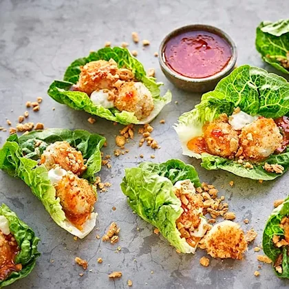 Stekta thaifiskbollar i salladsknyten