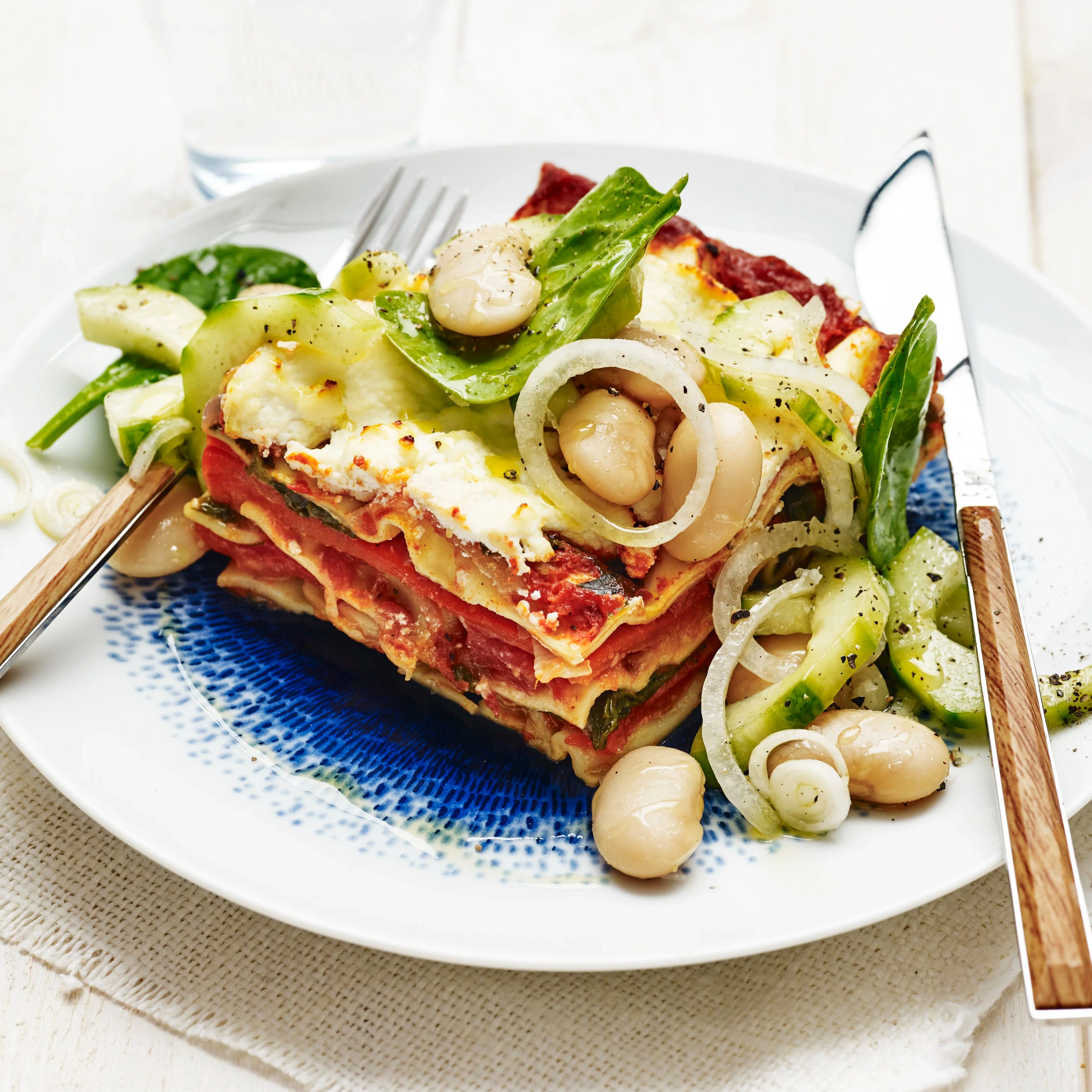 Paprikalasagne med bönsallad