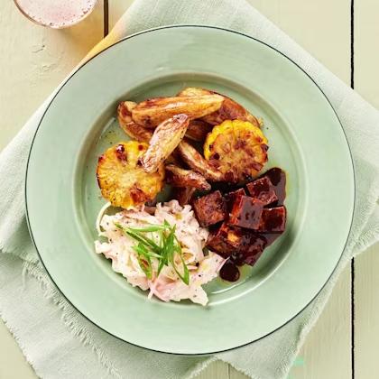 BBQ-tofu med coleslaw och majs