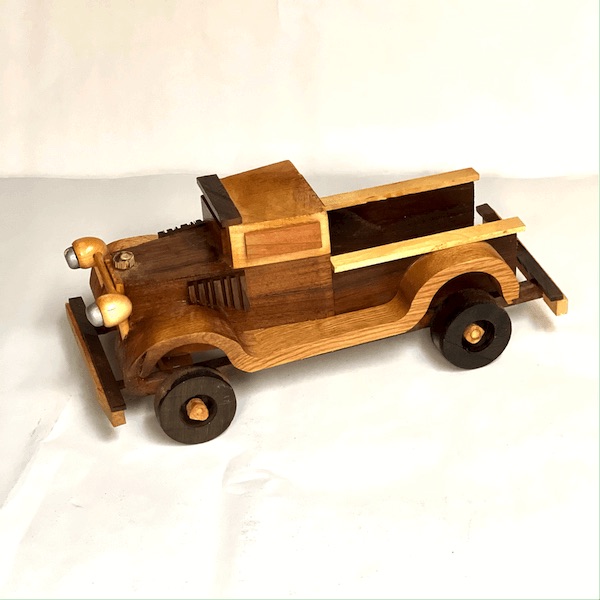 Old Fashion Wooden Pick-up