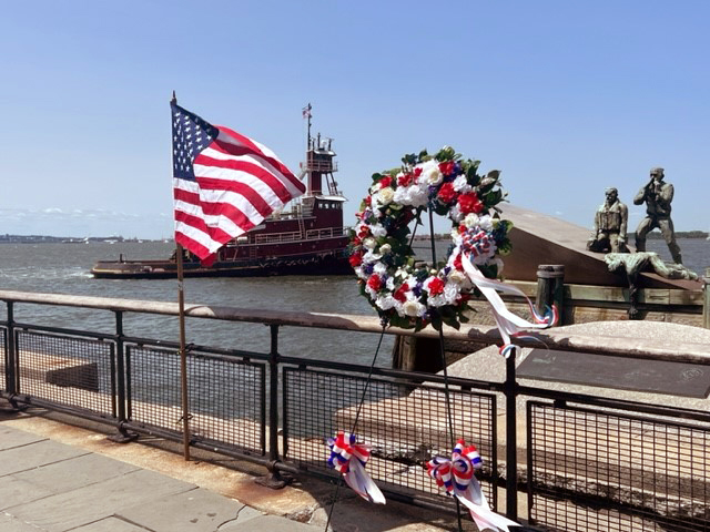 Mariners pay tribute on Memorial Day