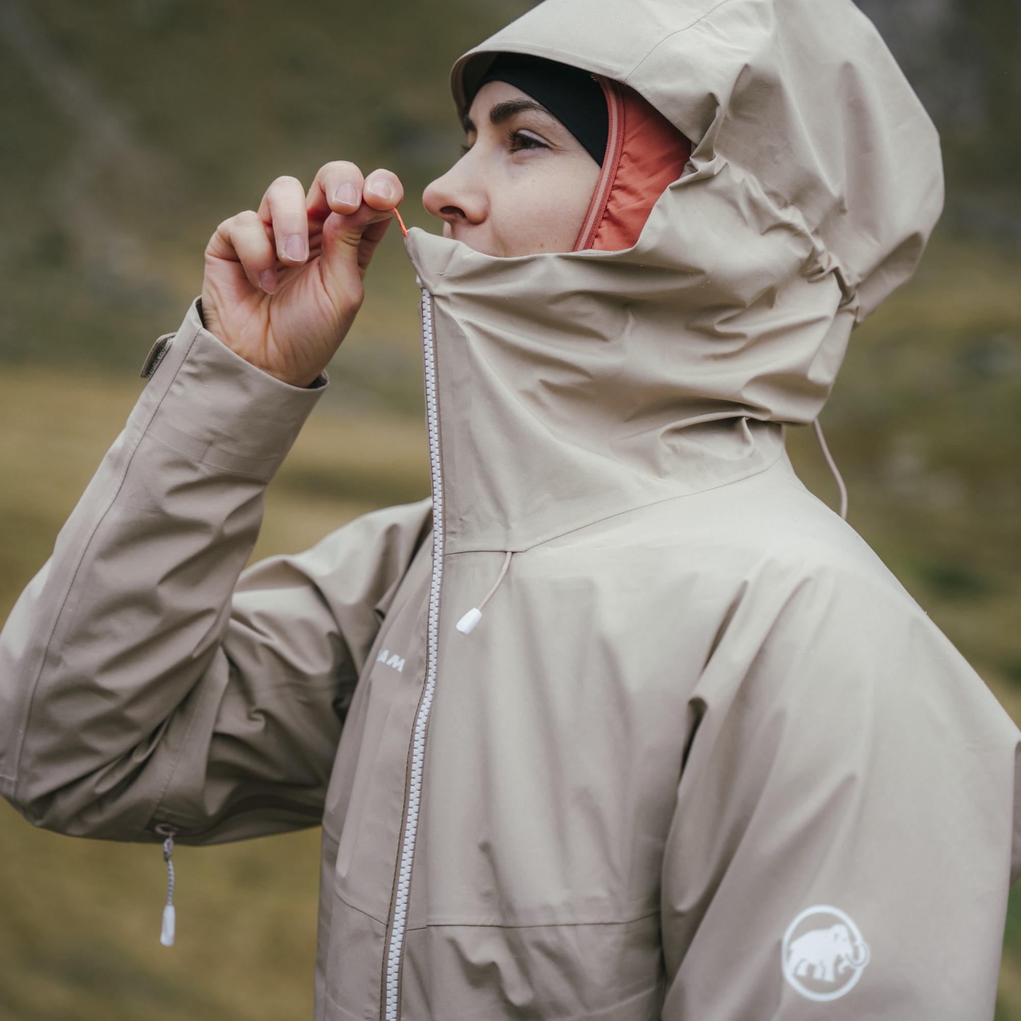 Outdoor Jackets and Vests | Mammut