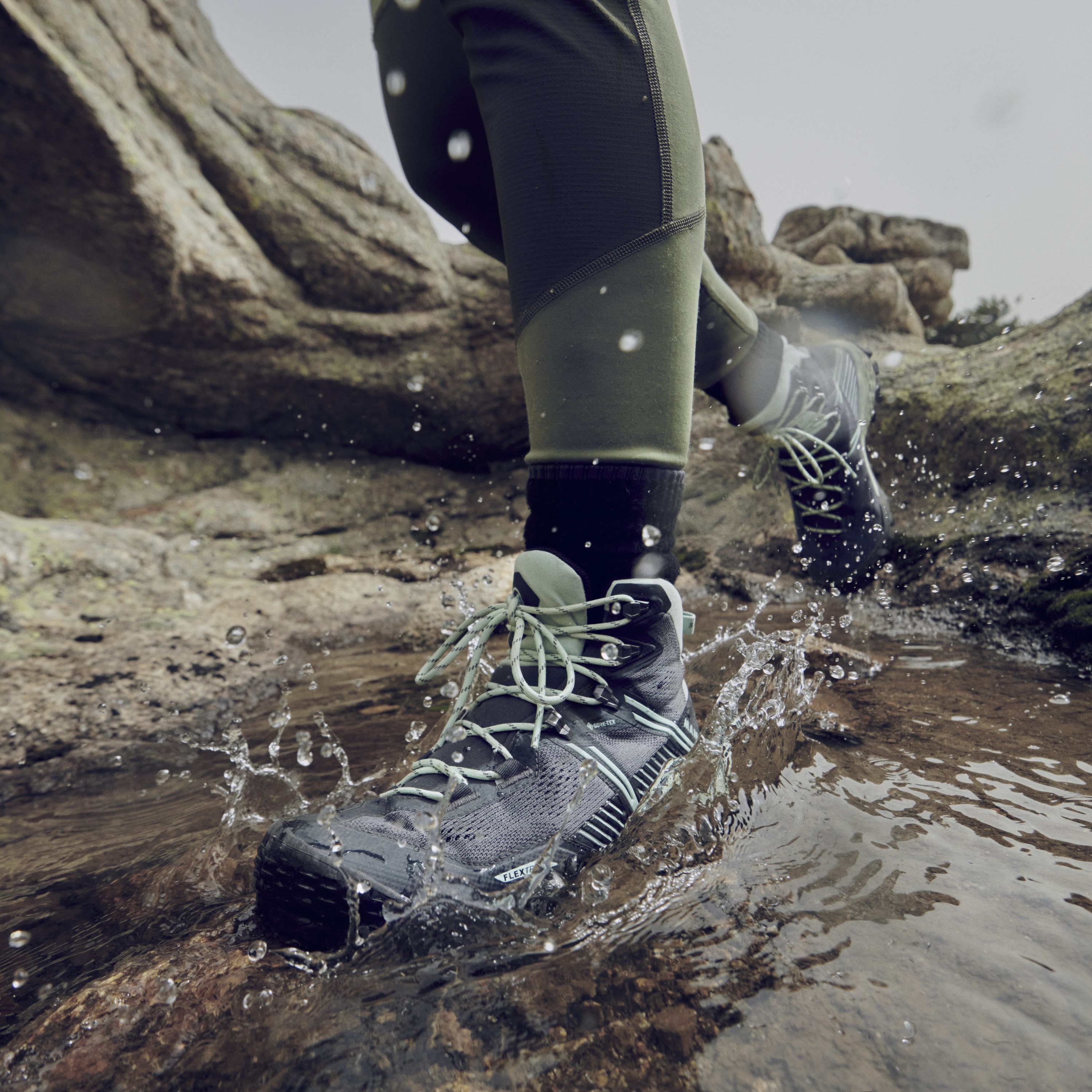 Hiking boots for muddy terrain best sale