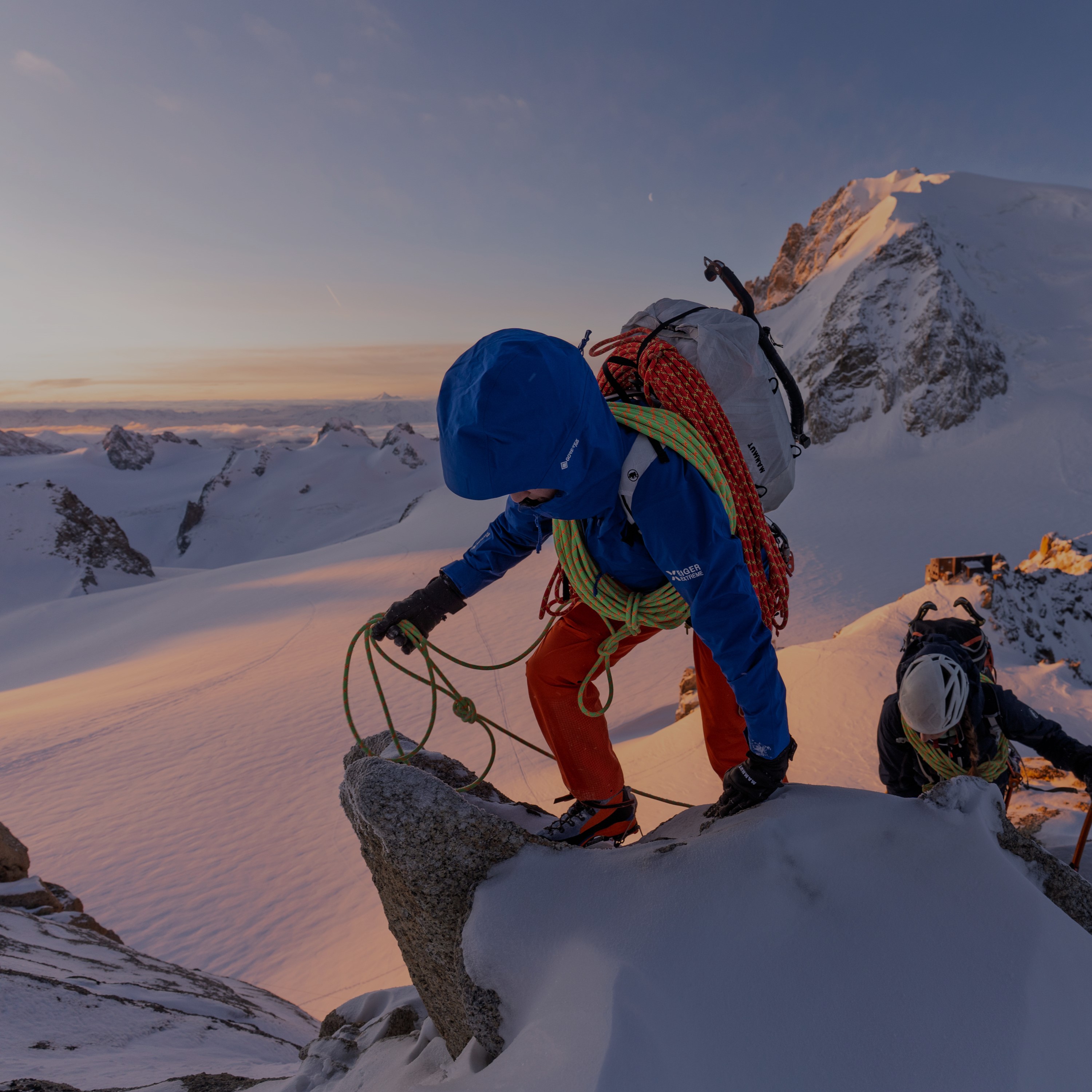 How to Wash a GORE-TEX Hardshell Jacket » Care Guide | Mammut